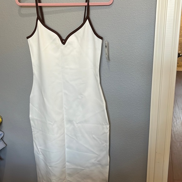 NWT Abercrombie & Fitch Notch Neck Dress- Medium - Picture 2 of 8